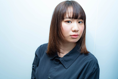 ぱっつん前髪のミディアム