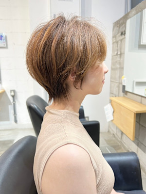 首まわりすっきり、軽やかショート