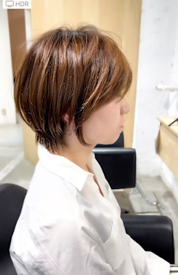 後ろ姿もすっきり、丸みショート