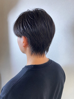 暗髪マッシュウルフ×大人ショート