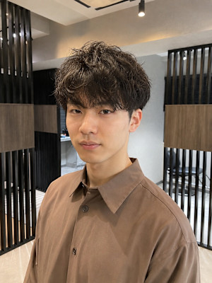 黒髪メンズショートのニュアンスパーママッシュスタイル