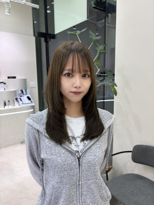 オリーブカラー×レイヤーカット