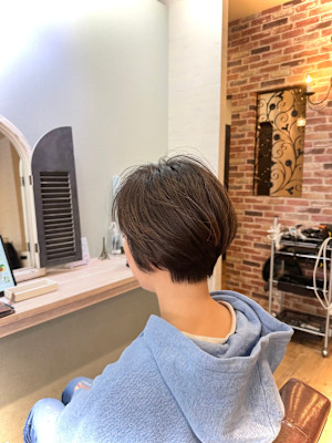 40代50代の後頭部ふんわり丸みショートボブ