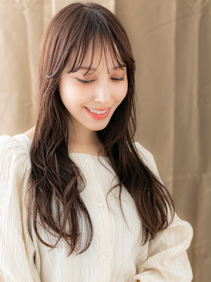 ハニーブラウン毛先パーマアンニュイヘアゆるふわロング30代