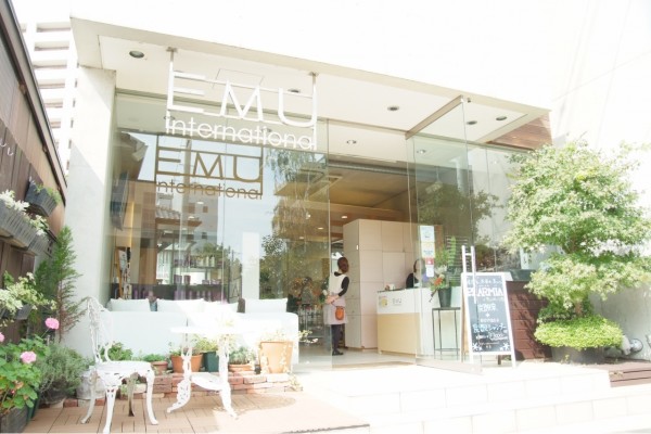 EMU international 春日部本店(エムインターナショナル)