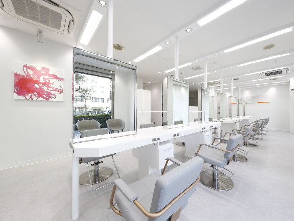 Ash 横浜西口店(アッシュヨコハマニシグチテン)