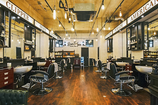 Bro Tokyo BARBERSHOP 神田店 MEN'S専門理容室(ブロートーキョーバーバーショップカンダテンメンズセンモンリヨウシツ)