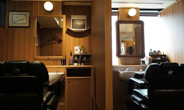 DAU BARBER SHOP 表参道(ダウバーバーショップ オモテサンドウ)