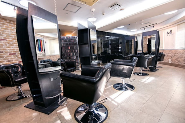 Hair & Make studio Tritt fur Tritt 【トリットフューアトリット】(ヘアーメイクスタジオ トリットフューアトリット)