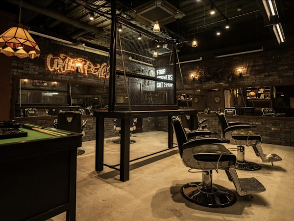 FourCornersCutShop 3/cent 栄フェード刈り上げメンズ専門(フォーコーナーズカットショップスリーセント サカエ カリアゲ メンズセンモン)