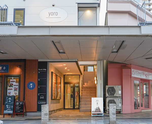 YORO【ヨロ】(ヨロ)