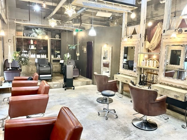 hair&make leur(ヘアアンドメイクリュール)
