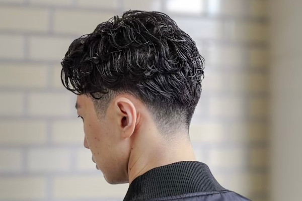 DAU BARBER SHOP 青山(ダウバーバーショップ アオヤマ)