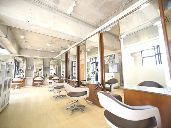 HAIR＆MAKE manis 髪質改善・白髪ぼかし(ヘアーアンドメイク マニス カミシツカイゼン シラガボカシ)