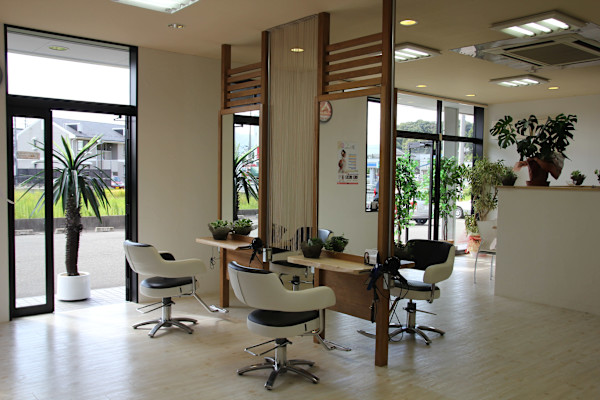 美容室 フラウ 横江店(ビヨウシツ フラウ ヨコエテン)