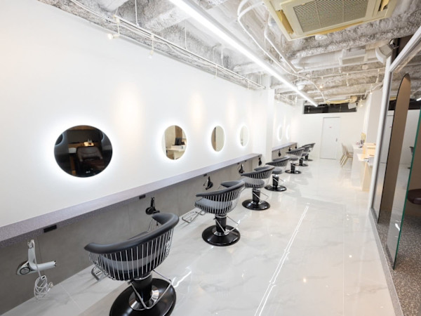 Hair&Make NOISM OSAKA 梅田店(ヘアアンドメイクノイズオオサカウメダテン)