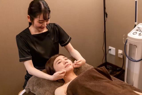 小顔矯正専門店 BUPURA八王子店(コガオキョウセイセンモンテンブプラハチオウジテン)