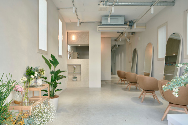 【花屋併設の美容院】mallow eve【マロウ イヴ】(ハナヤヘイセツノビヨウインマロウイヴ)