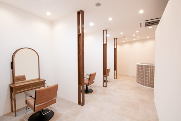 半個室型美容室 Sourire 野芥店(ハンコシツガタビヨウシツ スーリール ノケテン)