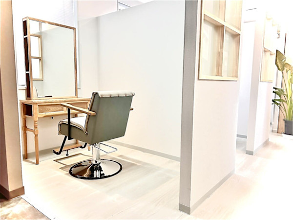 個室型ヘアサロン MaCaro. by across(マカロ)