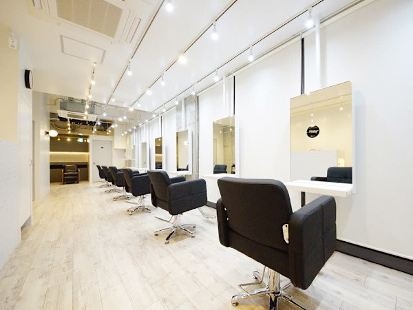 Agu hair ravir 長岡天神店(アグ ヘアー ラヴィール ナガオカテンジンテン)