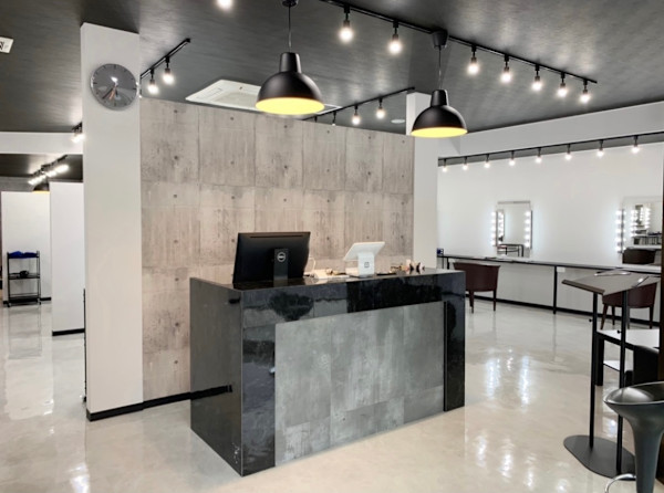 Lumina White(ルミナホワイト)