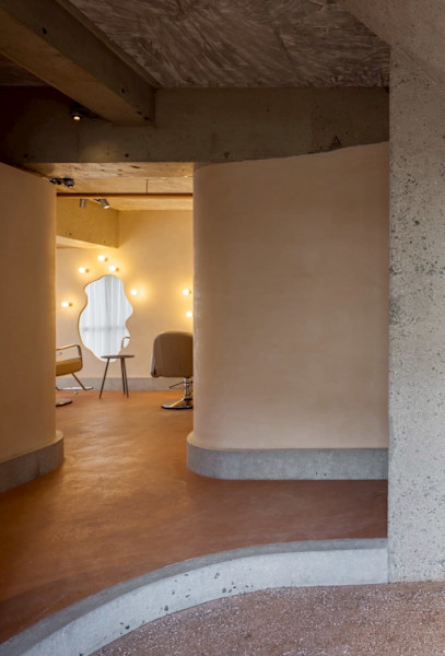 Moof【ムーフ】(ムーフ)