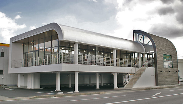 EAST HAM r  イーストハムアール(イーストハムアール)
