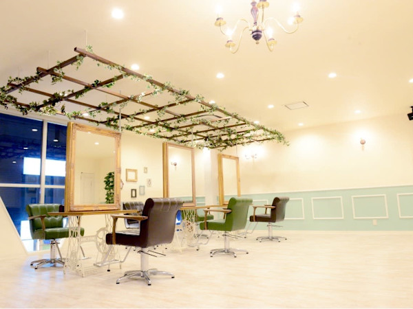 La Bonheur hair noble新越谷店(ラ ボヌール ヘアー ノーブル)
