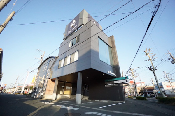 Le・reve 鴨江店(ルレーヴ カモエテン)