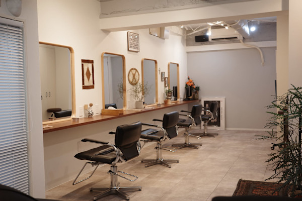WOO HOO hair&shop(ウーフー ヘアーアンドショップ)