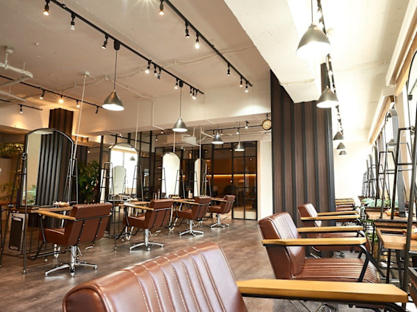 newi hair&treatment grande 横浜【ネウィ】(ネウィ　ヘアアンドトリートメント　グランデ　ヨコハマ)