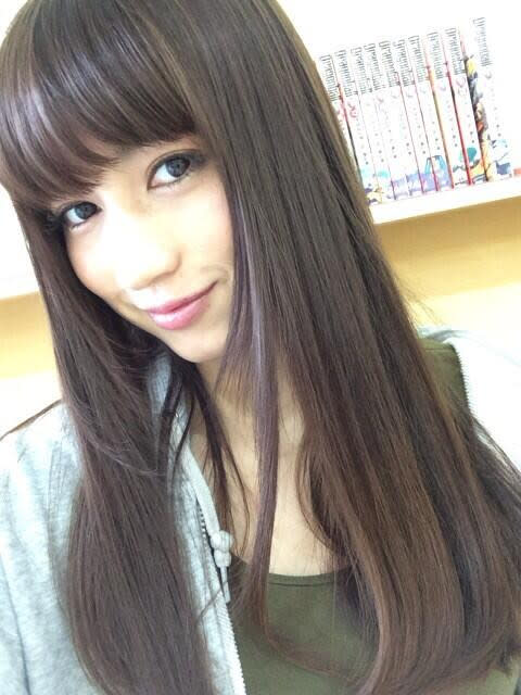 HAIR A・S・T【ヘアーアスト】のスタイル紹介。黒髪ストレート