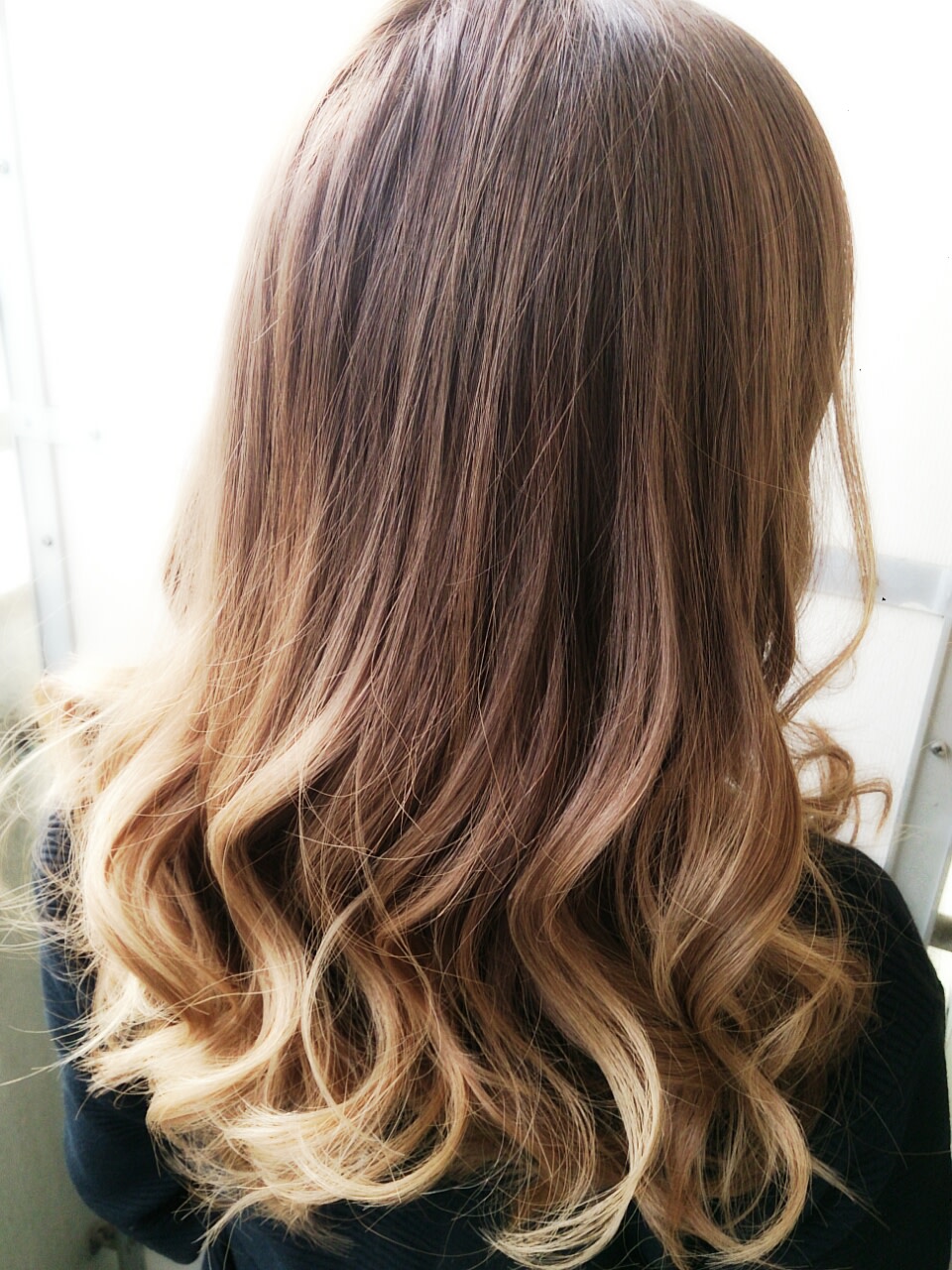 CREA hair urban 本店【クレアヘアーアーバンホンテン】のスタイル紹介。アッシュグラデーション