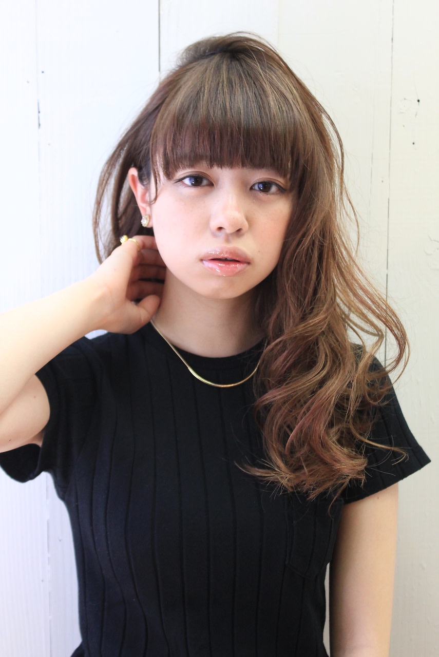 collina【コリーナ】のスタイル紹介。TSUBURAYA 大人可愛いゆるミディ