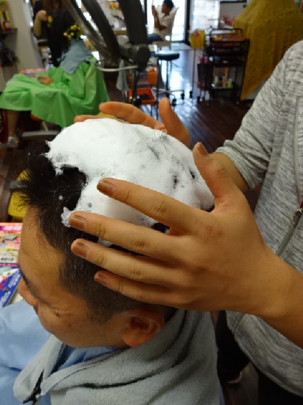 Hair Salon Be-Stone【ヘアーサロン　ビーストーン】のスタイル紹介。頭皮すっきりシャンプー毛穴の汚れをごっそり浮かせて取り除く