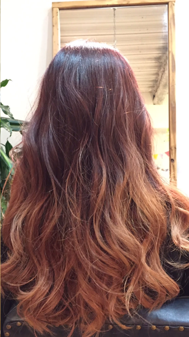 AKALA HAIR～Laule'a～【アカラヘアー ラウレア】のスタイル紹介。ピンクとバイオレットでつくる3Dグラデーションカラー