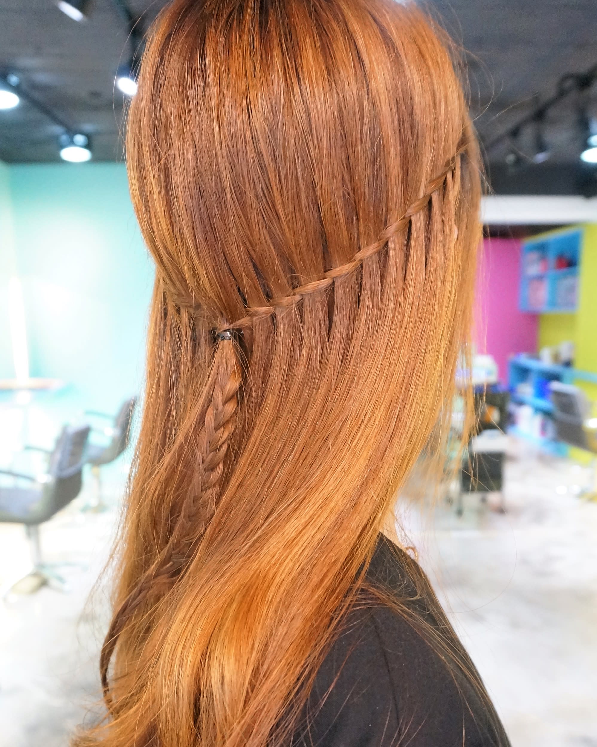 RULeR Hair Dressing【ルーラーヘアドレッシング】のスタイル紹介。ウォーターフォール編み込みアレンジ