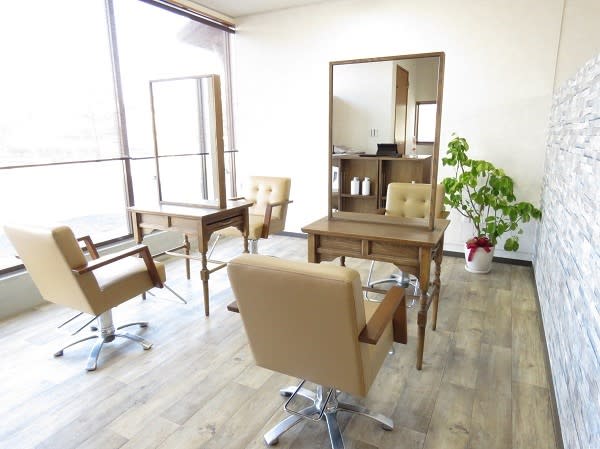 Glow Hair グロウ ヘアー 荒尾市 美容室 Sakuria サクリア