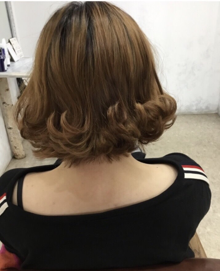 hair position GiGy/OGAWA【ヘアポジションジギーオガワ】のスタイル紹介。柔らかな動きで外ハネボブ