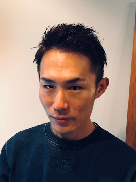 Tempo Hair Salon【テンポ】のスタイル紹介。動きのある2ブロック。