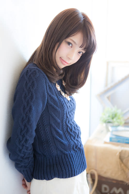 QUALIS 上板橋店【クオリスカミイタバシテン】のスタイル紹介。大人かわいいナチュラルセミディ☆厚めバングハニーヘア