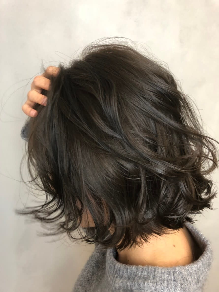 L’atelier BROCANTE 立川北口店【ラトリエブロカント】【ラトリエブロカントタチカワキタグチテン】のスタイル紹介。大人ボブ ミニマムボブ 無造作 センターパート 伸ばしかけ