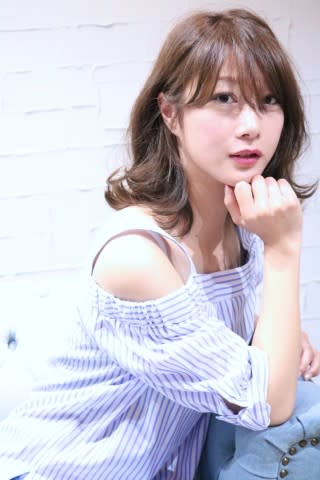 HoLan【ホラン】のスタイル紹介。【HoLan】くびれミディxベージュカラーxタンバルモリ