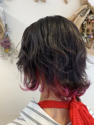 bijou amour【ビジュアムール】のスタイル紹介。インナーカラー×ウルフ