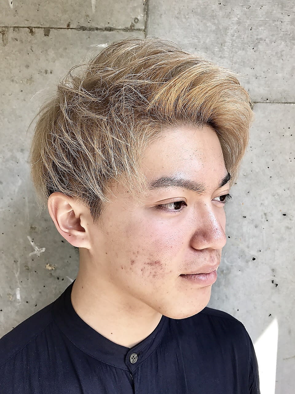 LUXIS THE BACKROOM【ラグシス　ザ　バックルーム】のスタイル紹介。グレージュ×2ブロック