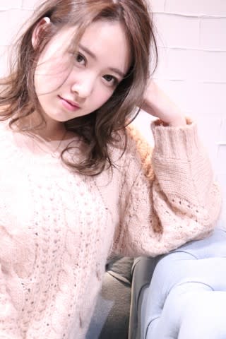 HoLan【ホラン】のスタイル紹介。【HoLan】ピンクベージュxルーズカールxフェミニン