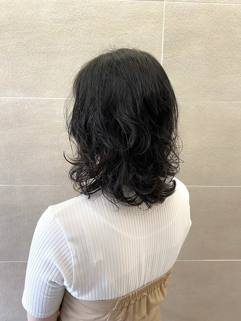 BONECCA鶴見/髪質改善/白髪ぼかし/ハイライト【ボネッカ】のスタイル紹介。ウルフ×ワンカール×パーマ【岩井優】