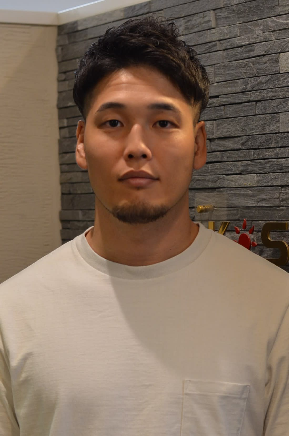 K-STYLE HAIR STUDIO【ケースタイルヘアスタジオ】のスタイル紹介。ツーブロックスパイキーモヒカン