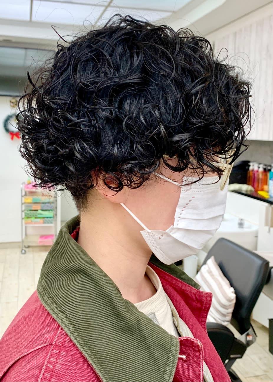 ELLYLONDON 住吉店【エリーロンドン スミヨシテン】のスタイル紹介。キュートなリッジパーマ